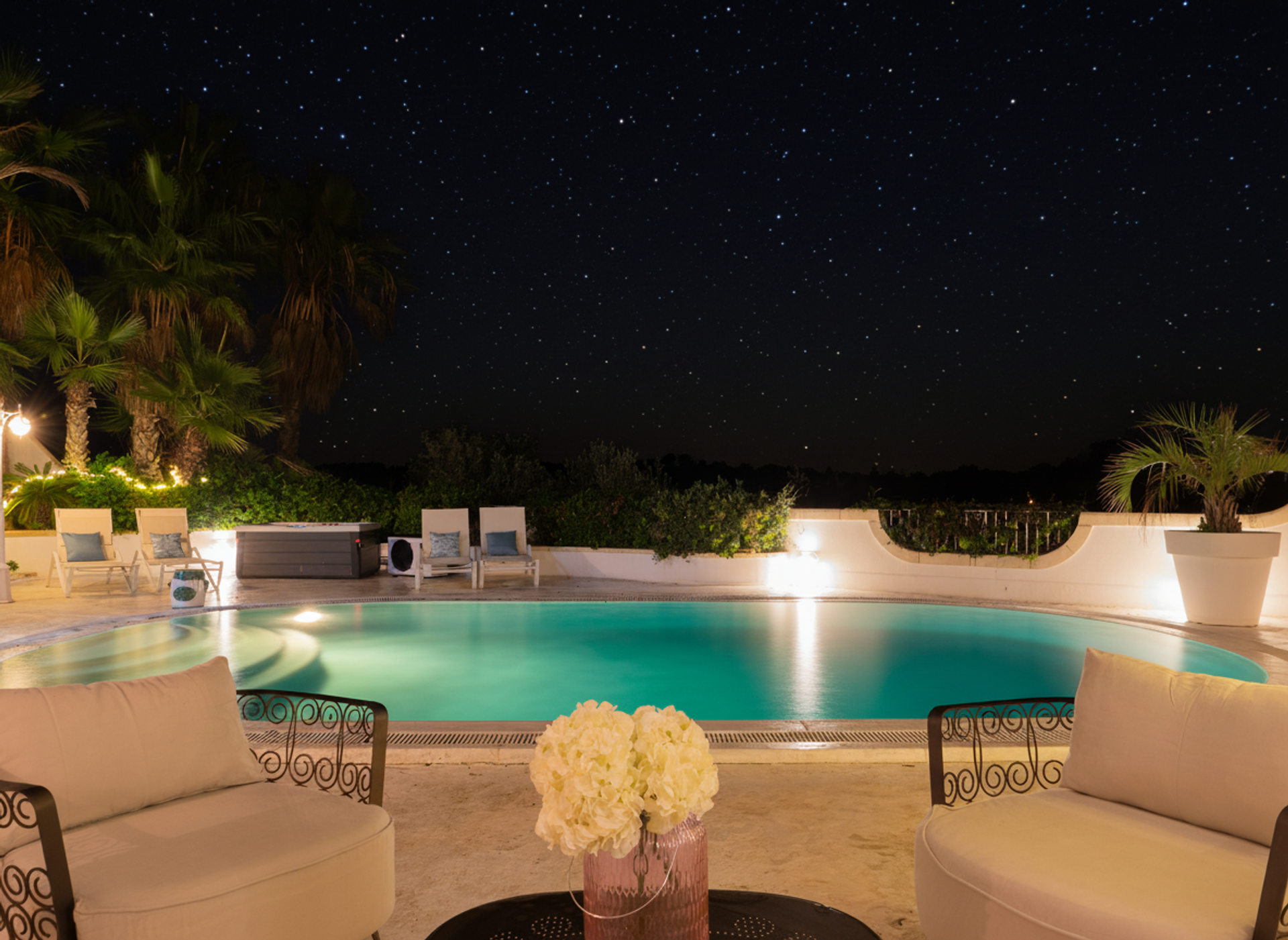 Villa Alexandra – Pool & Jacuzzi Area
