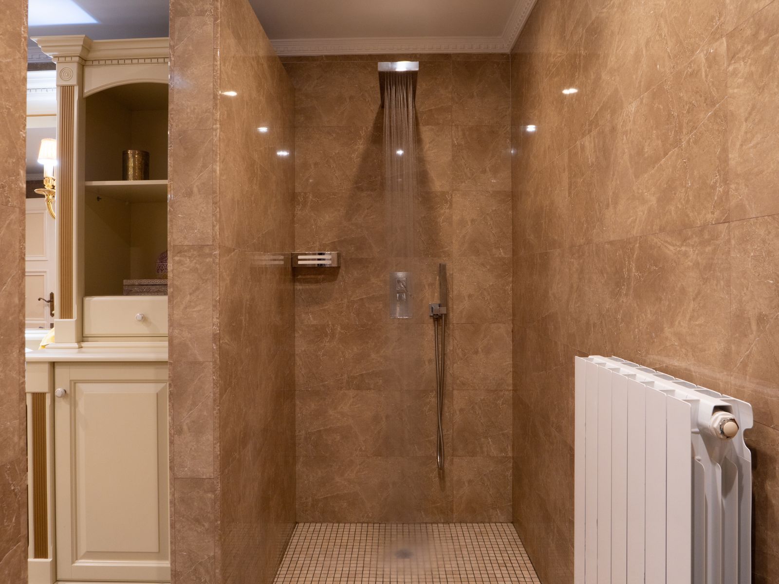 Villa Alexandra – Bathroom 1