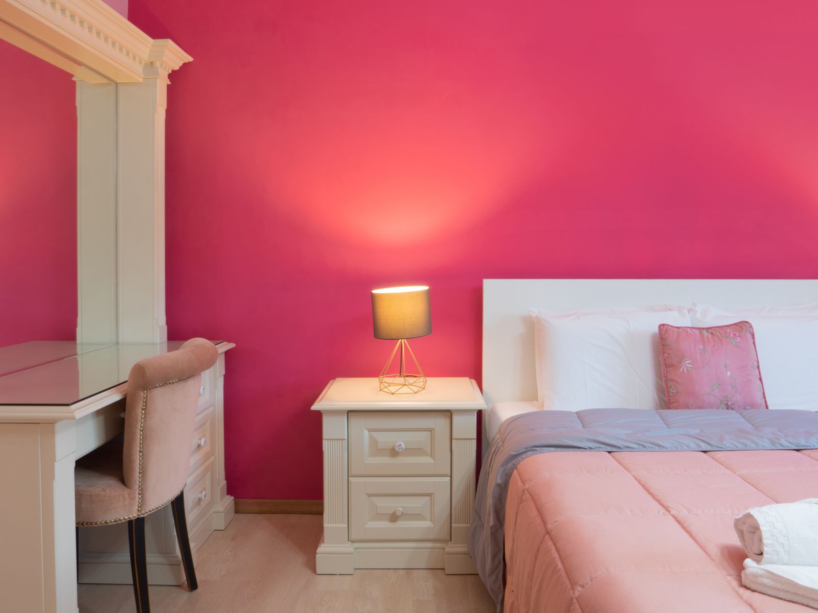 Villa Alexandra – Pink Bedroom