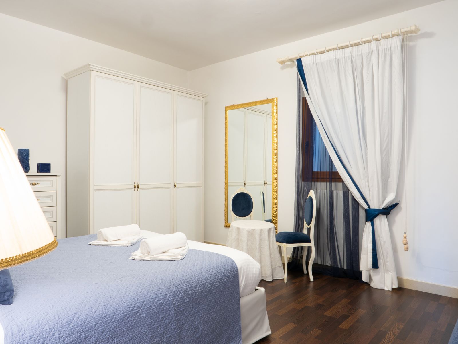 Villa Alexandra – Blue Bedroom