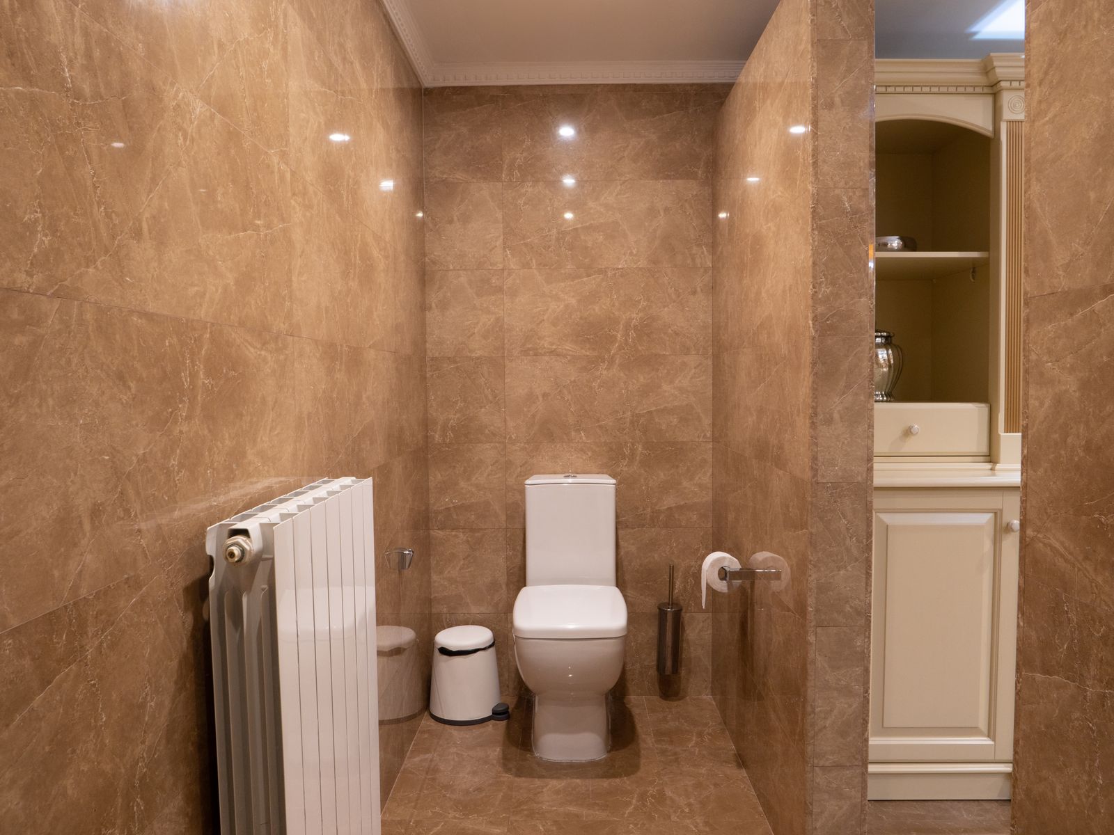 Villa Alexandra – Bathroom 1