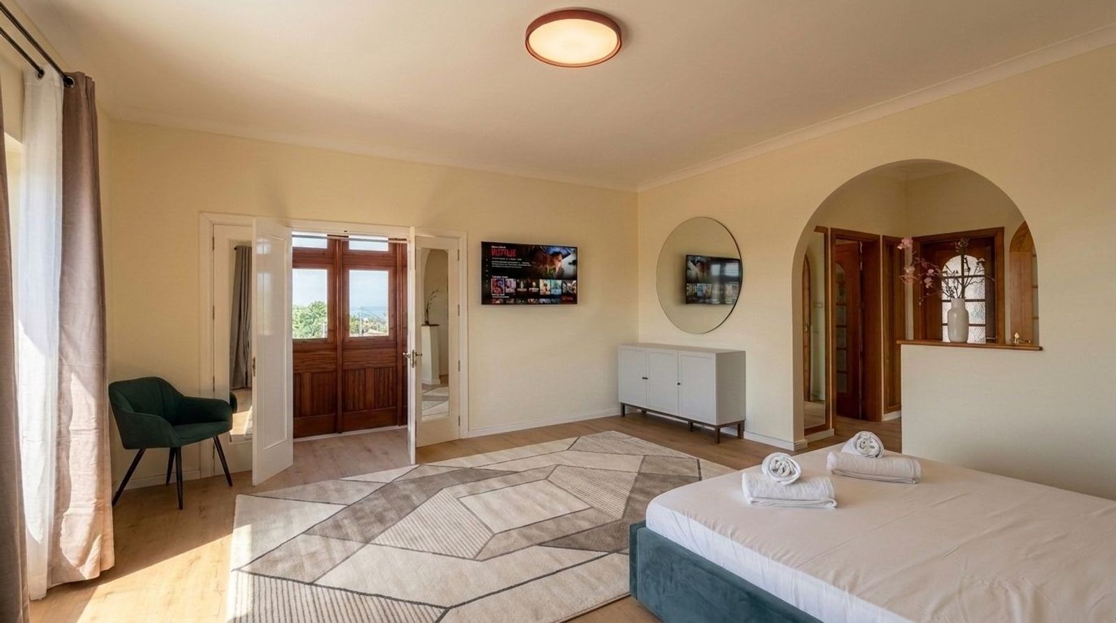 Villa Kampanella – Master Bedroom with Ensuite