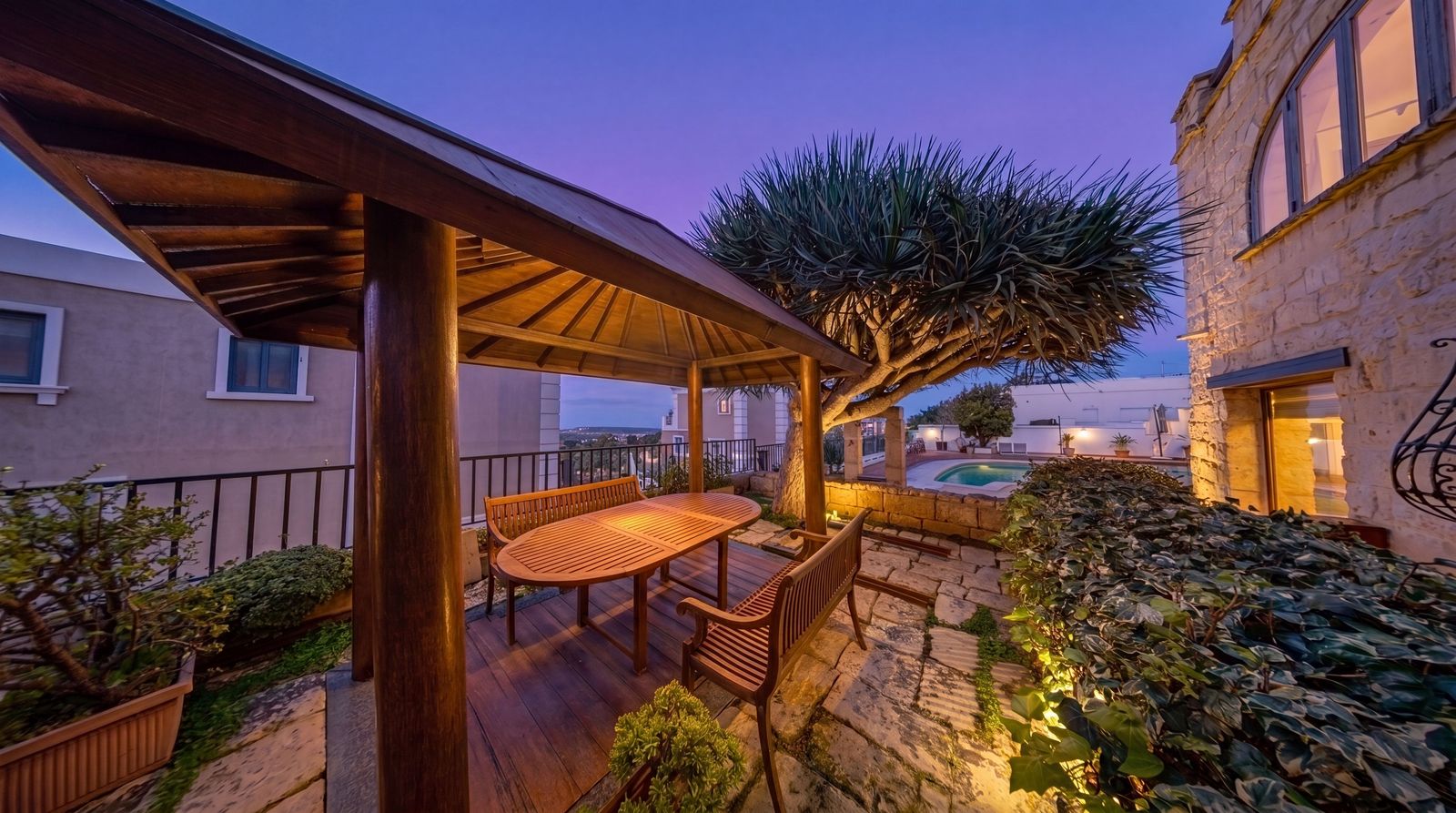 Villa Kampanella – Pool Area