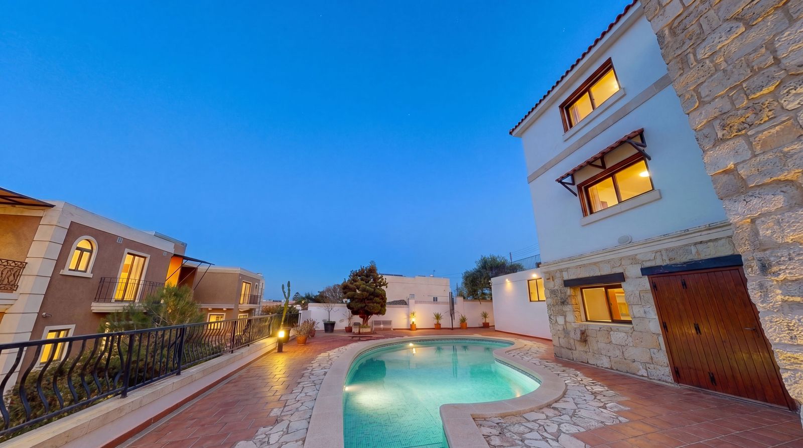 Villa Kampanella – Pool Area