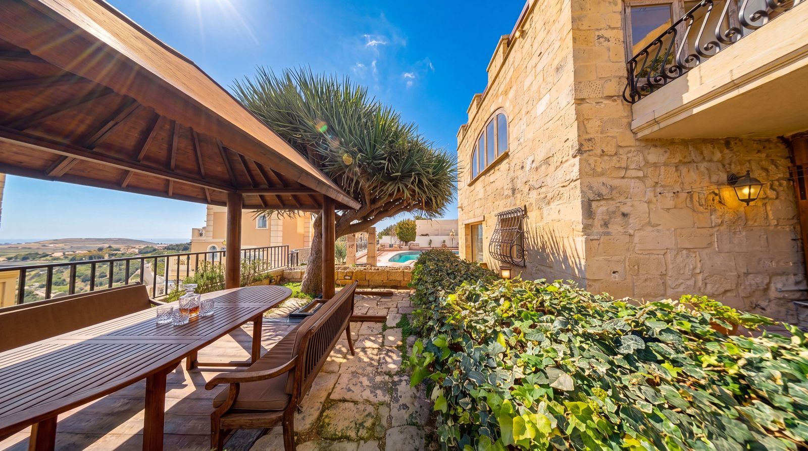 Villa Kampanella – Pool Area