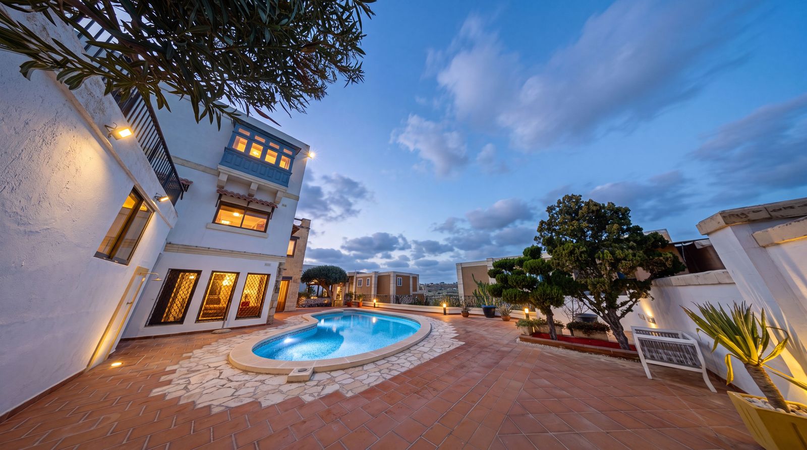 Villa Kampanella – Pool Area